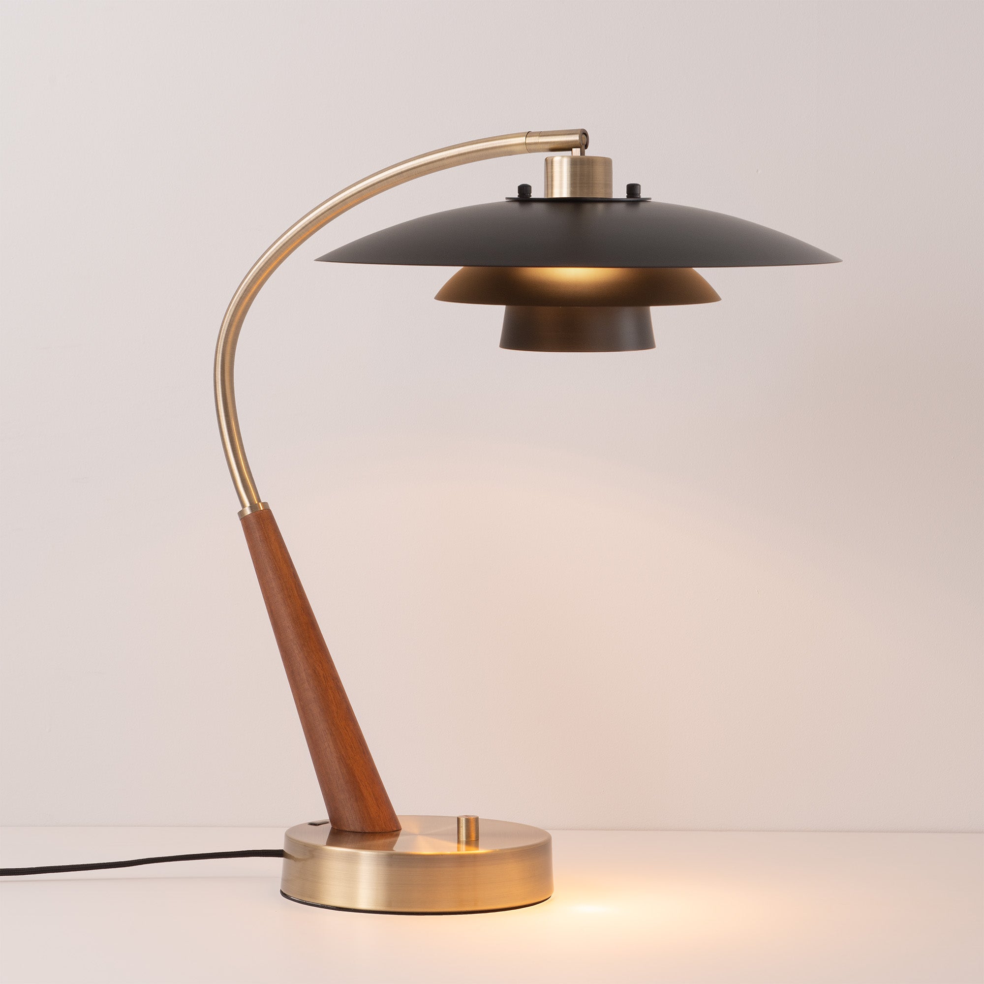 NOVA of California Boomerang Table Lamp Matte Black/Gold — full product view