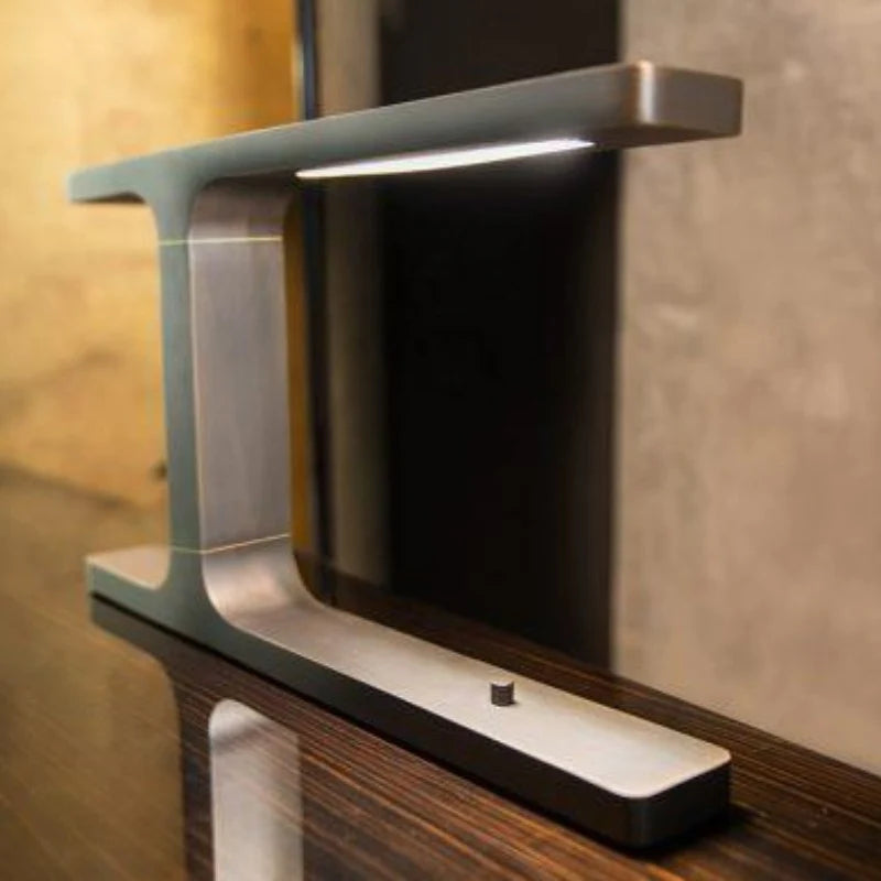 Modern Adjustable Beam Lamp